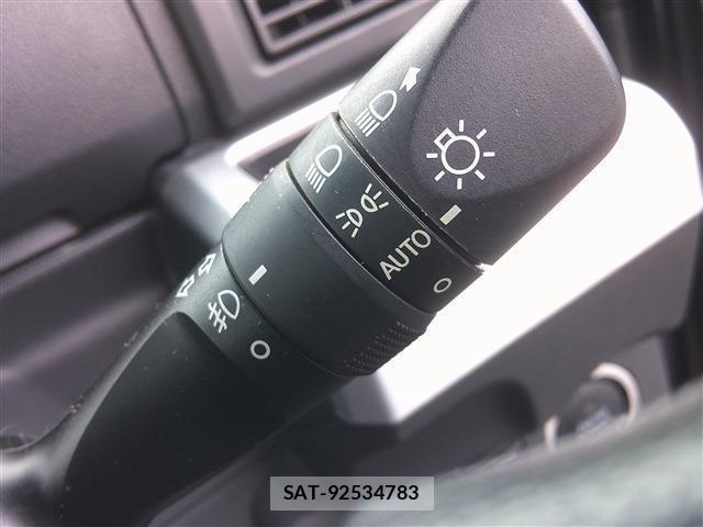 Toyota Pixis Mega 2017-09 7802954-17