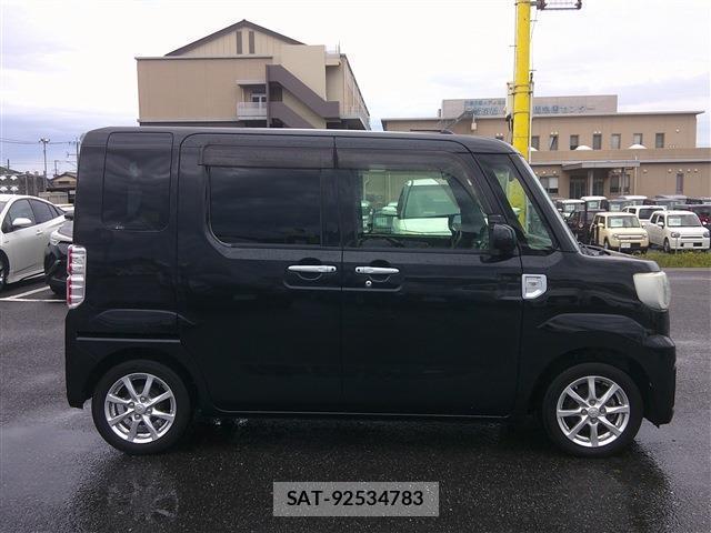 Toyota Pixis Mega 2017-09 7802954-4
