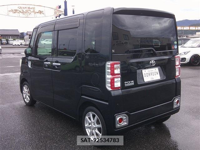 Toyota Pixis Mega 2017-09 7802954-7