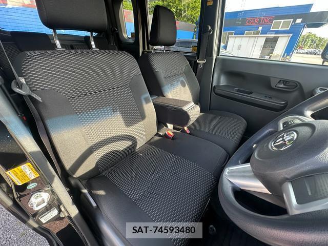 Toyota Pixis Mega 2017-04 7803539-19