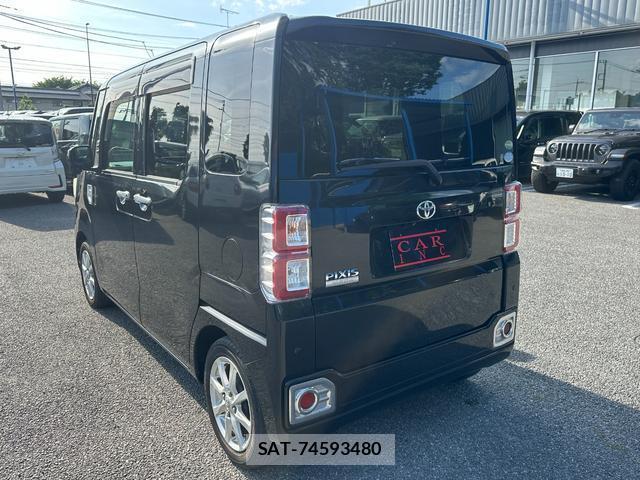 Toyota Pixis Mega 2017-04 7803539-6