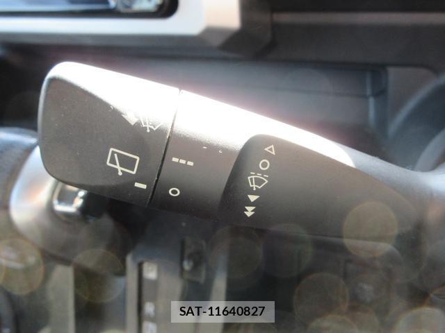 Toyota Pixis Mega 2017-11 7806455-12
