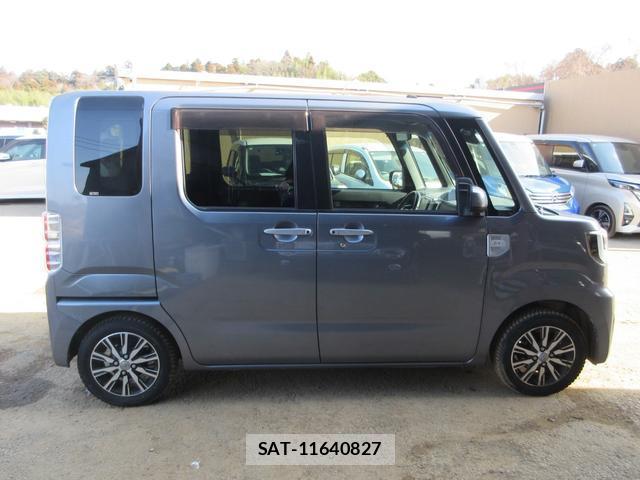 Toyota Pixis Mega 2017-11 7806455-16