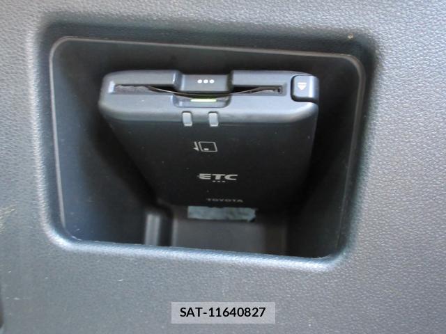 Toyota Pixis Mega 2017-11 7806455-8