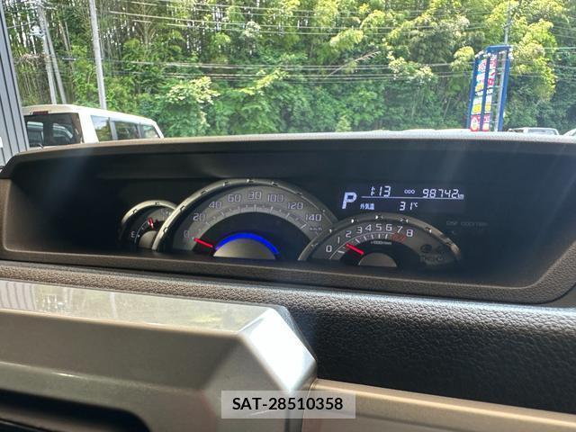 Toyota Pixis Mega 2017-02 7806841-6