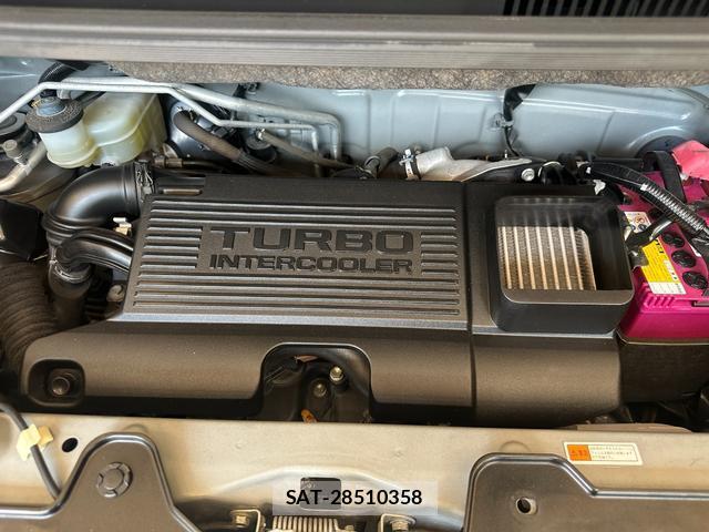 Toyota Pixis Mega 2017-02 7806841-8