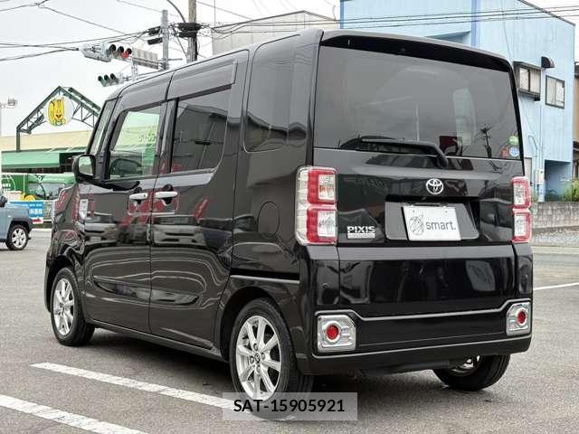 Toyota Pixis Mega 2018-04 7809915-5