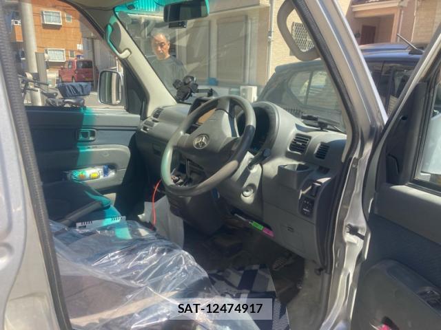 Toyota PIXIS VAN 2014-01 7799952-6