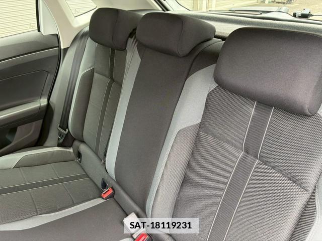 VolksWagen POLO 2022-12 7795507-17