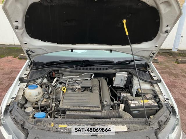 VolksWagen POLO 2016-11 7799712-18