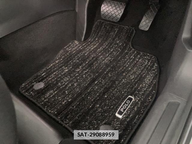 VolksWagen POLO 2019-08 7804780-16