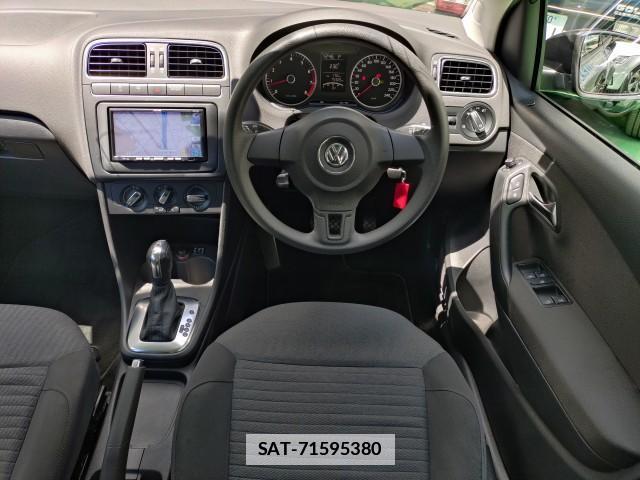 VolksWagen POLO 2012-03 7806425-17
