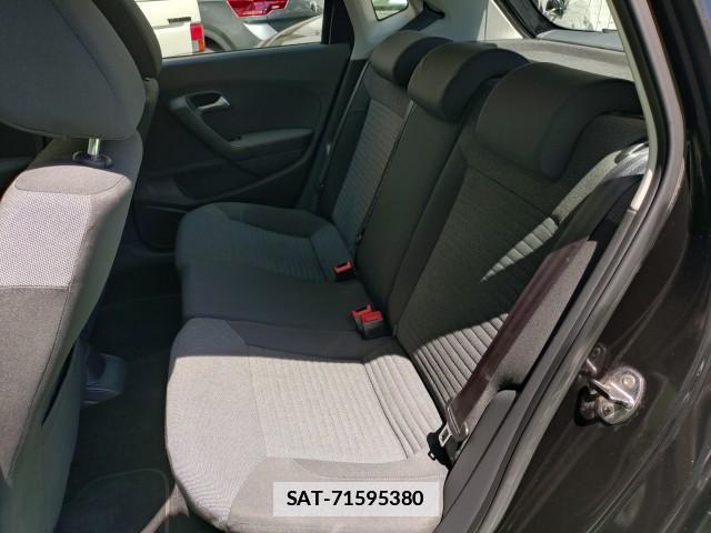 VolksWagen POLO 2012-03 7806425-6