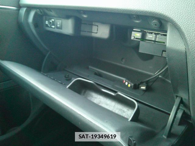VolksWagen POLO 2015-03 7806706-11