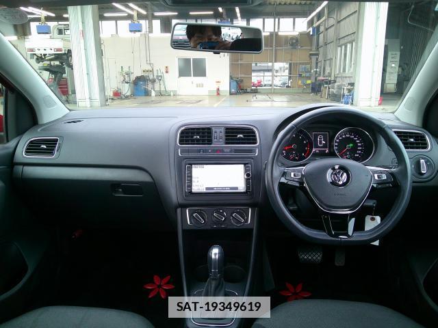 VolksWagen POLO 2015-03 7806706-4
