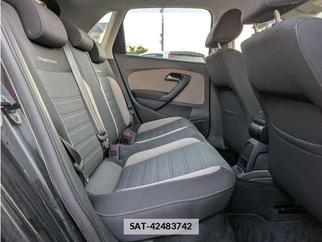 VolksWagen POLO 2013-08 7810047-10