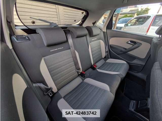 VolksWagen POLO 2013-08 7810047-12