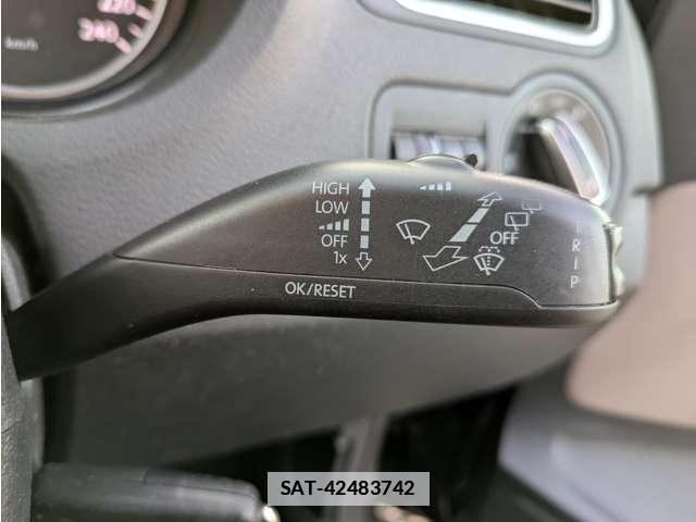VolksWagen POLO 2013-08 7810047-17