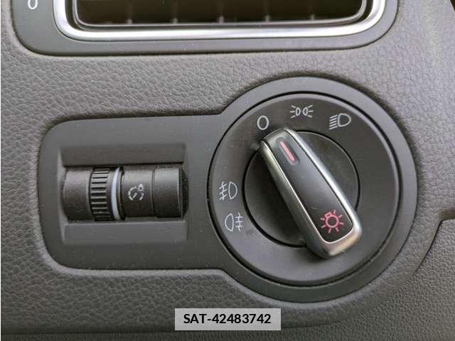 VolksWagen POLO 2013-08 7810047-19
