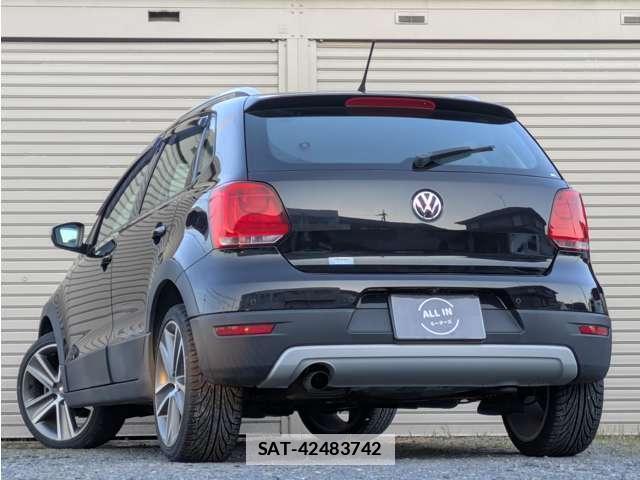 VolksWagen POLO 2013-08 7810047-4