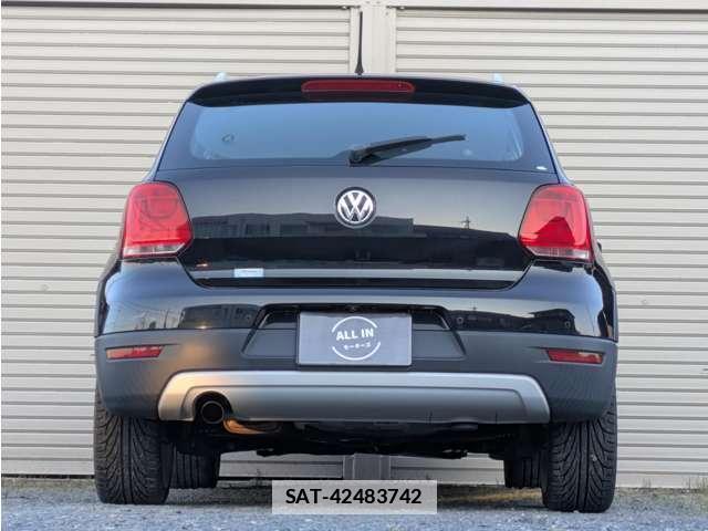 VolksWagen POLO 2013-08 7810047-6