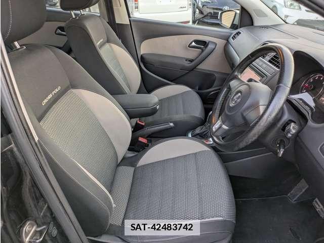 VolksWagen POLO 2013-08 7810047-8