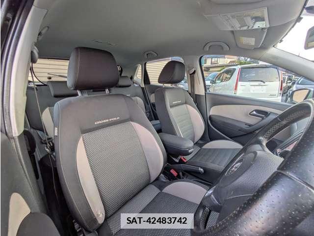 VolksWagen POLO 2013-08 7810047-9