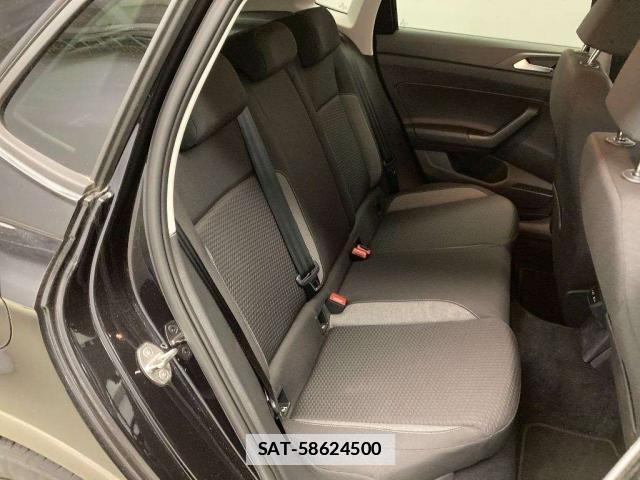 VolksWagen POLO 2022-12 7810338-4