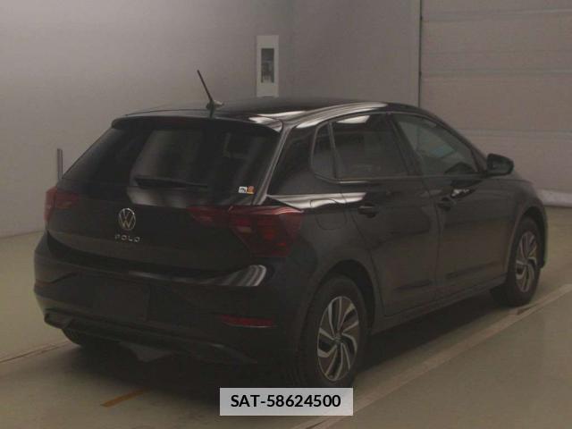 VolksWagen POLO 2022-12 7810338-9
