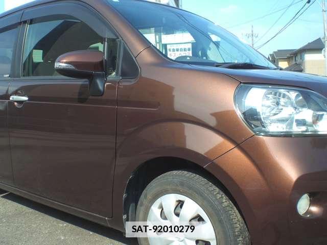 Toyota PORTE 2014-03 7795193-9