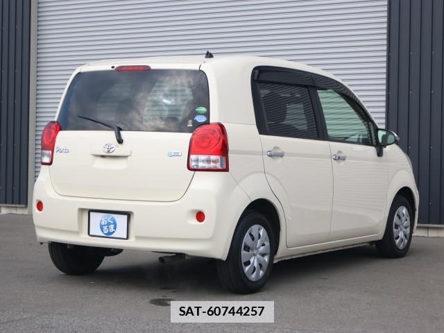 Toyota PORTE 2013-09 7796256-13