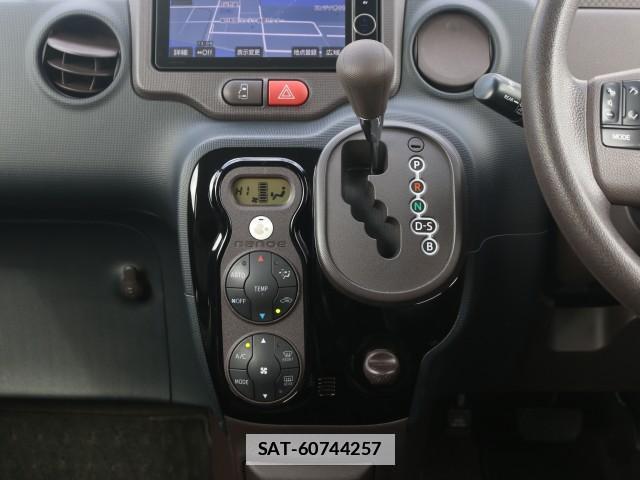 Toyota PORTE 2013-09 7796256-15