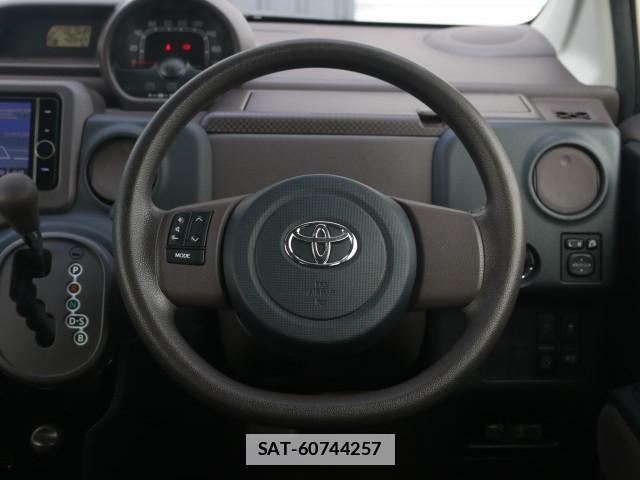 Toyota PORTE 2013-09 7796256-17