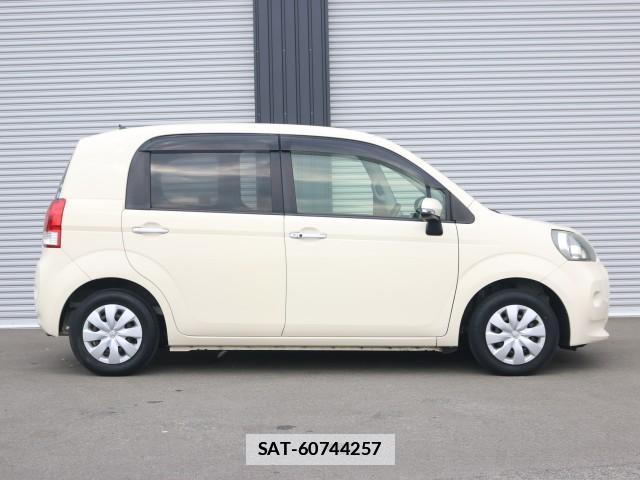 Toyota PORTE 2013-09 7796256-3