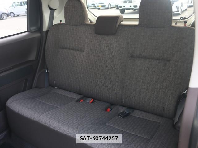 Toyota PORTE 2013-09 7796256-6