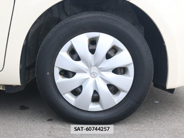 Toyota PORTE 2013-09 7796256-8
