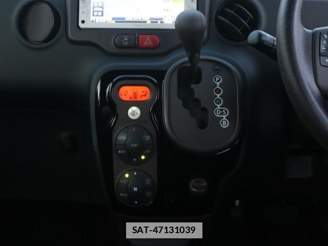 Toyota PORTE 2013-07 7796275-15