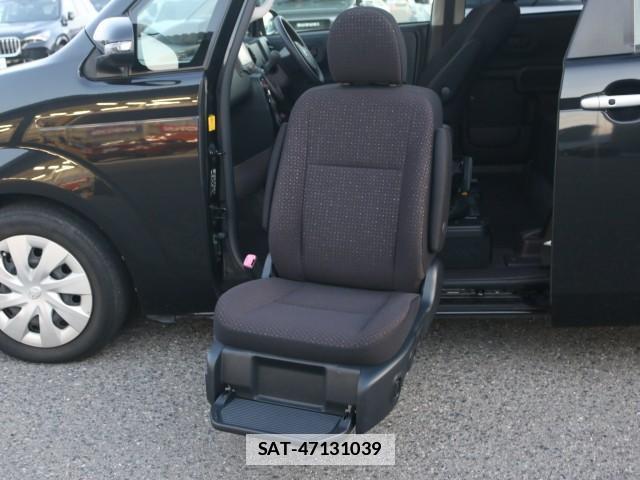 Toyota PORTE 2013-07 7796275-16