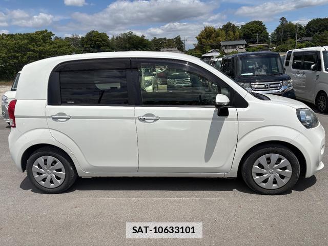 Toyota PORTE 2015-09 7798555-2