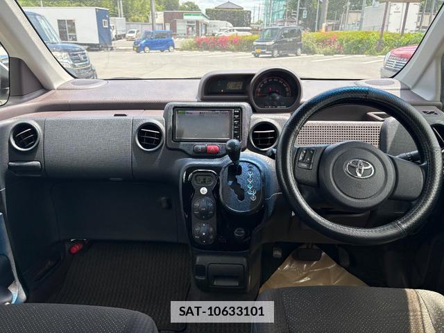 Toyota PORTE 2015-09 7798555-8