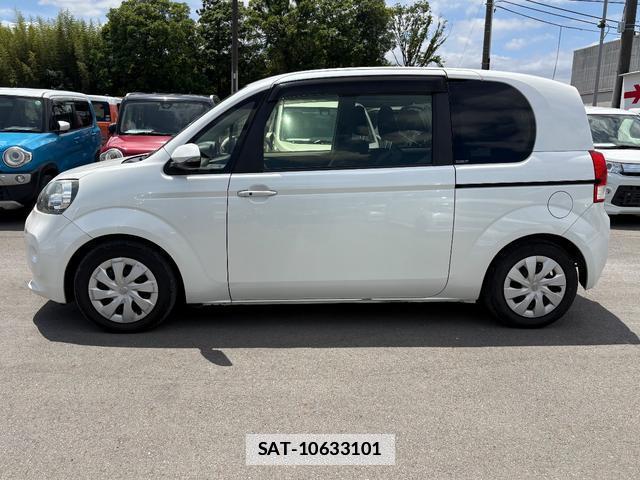 Toyota PORTE 2015-09 7798555-9