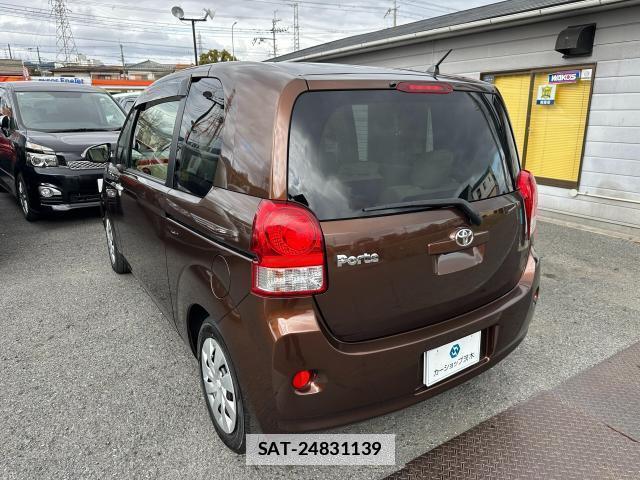 Toyota PORTE 2013-12 7801662-1
