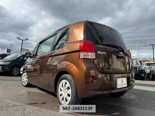 Toyota PORTE 2013-12 7801662-13