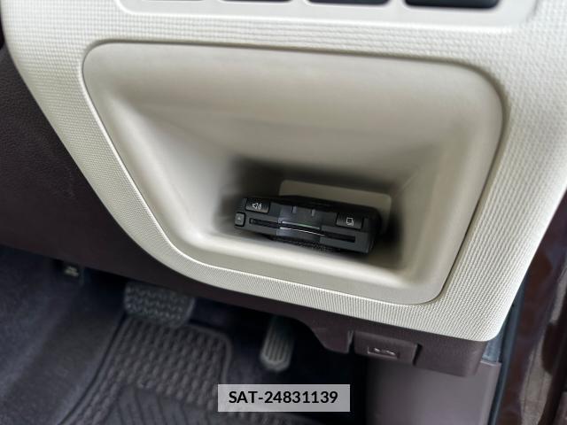 Toyota PORTE 2013-12 7801662-14