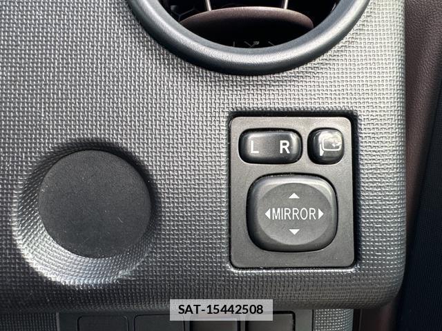 Toyota PORTE 2017-05 7802832-7