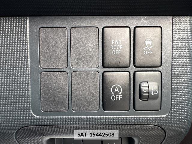 Toyota PORTE 2017-05 7802832-8