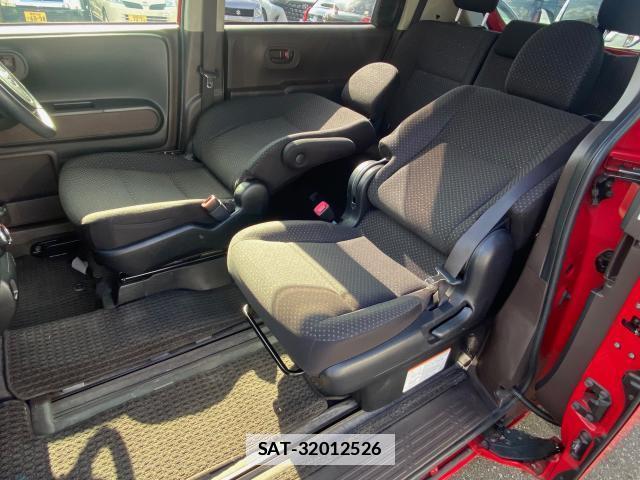 Toyota PORTE 2015-08 7803293-5