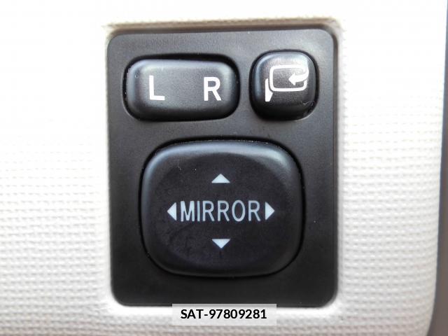 Toyota PORTE 2013-10 7804385-13