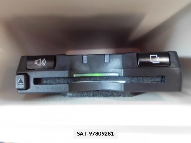 Toyota PORTE 2013-10 7804385-8