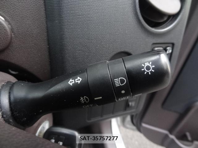 Toyota PORTE 2012-11 7805156-16